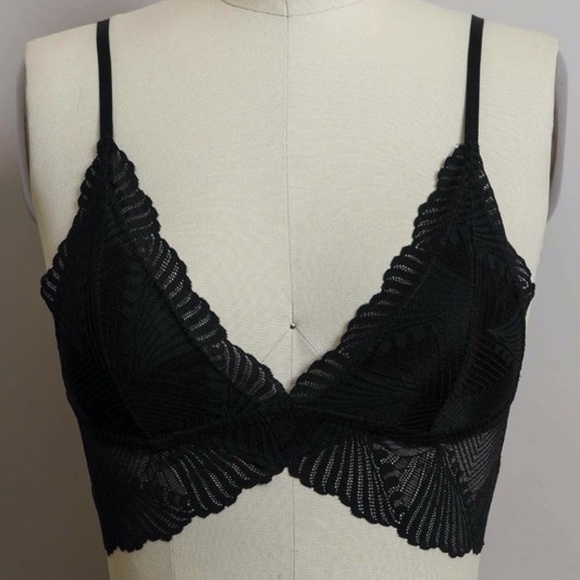 SOLD OUT Black Butterfly Scalloped Lace Padded Bralette - Picture 7 of 7